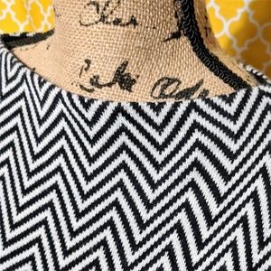 JOE FRESH black & white Chevron Sweater top Medium